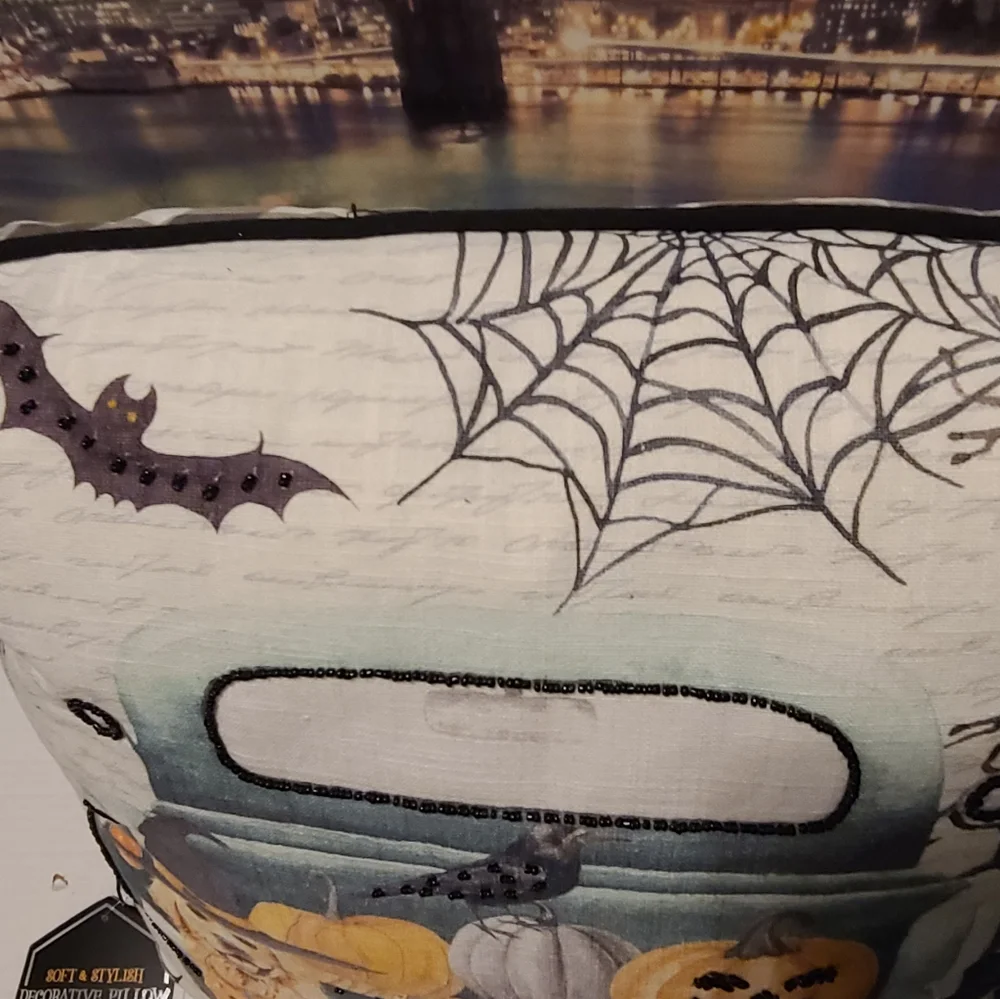 HALLOWEEN PILLOW *Host Pick*